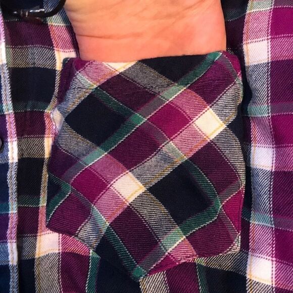 Thin Flannel Button Shirt Junior’s XS - Picture 6 of 7